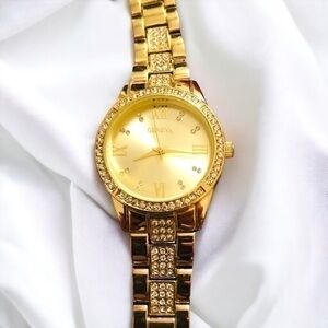 NEW GOLD TONE GENEVA ROUND GLITTERY DIAMOND WATCH